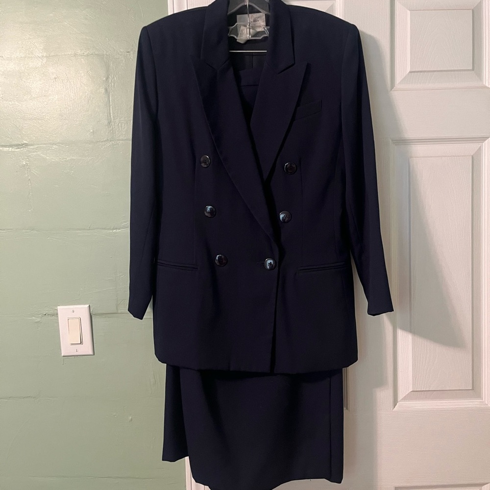 Jacqueline Ferrar Elegant Dark Jacket